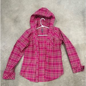 Mountain Hardwear women’s M pink button down hooded long sleeve top